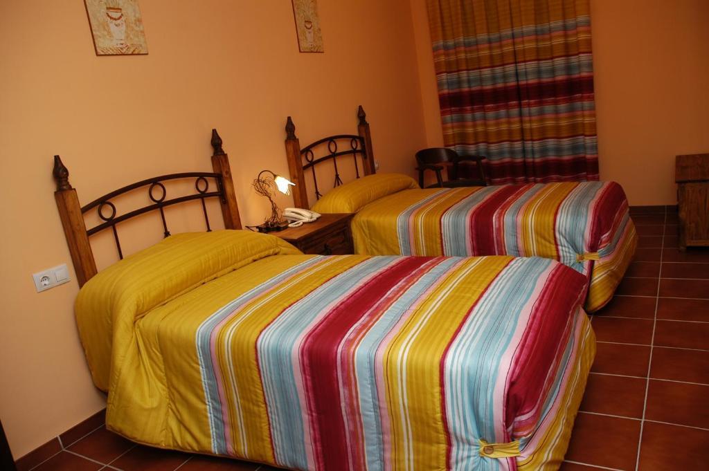 Hotel Rural Los Chaparros Freila Δωμάτιο φωτογραφία